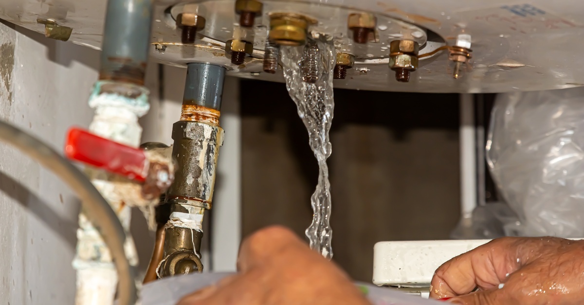 24hrsupply-405925-catching-water-leak-ImageA(1)